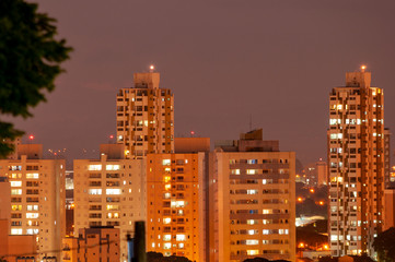 Fototapeta na wymiar night view of the city of taubate, Brazil