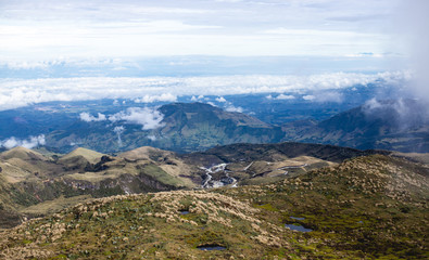 Paisaje de montañas en Colombia, Parque natural Purace. 