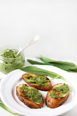 Pesto of wild garlic  with sunflower seeds and toasted baguette