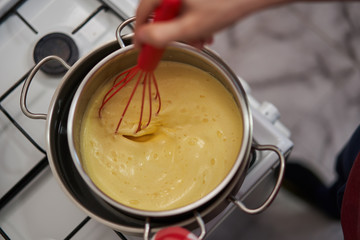 Cooking creme brulee