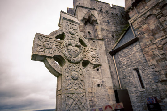 cross in a cemetery in Ireland