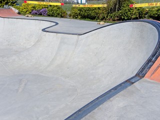 Skateboarding rink in Sidney BC boarded up by town to prevent spread of infection