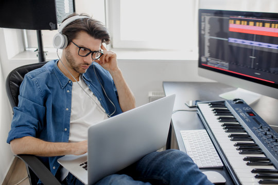 Master the Art of Music Production with Online Classes