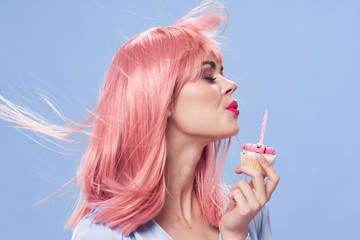 Obraz premium young woman blowing a kiss