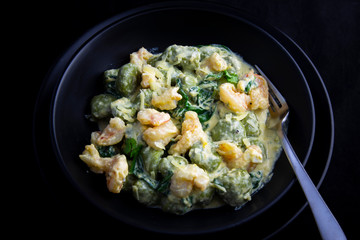 Creamy cheesy sauce spinach gnocchi with shrimp