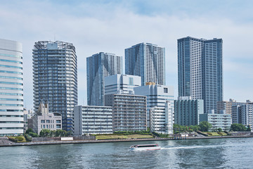 Obraz premium tokyo city skyline with river