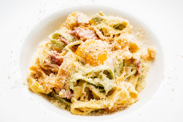 Pasta with bacon, egg and cheese