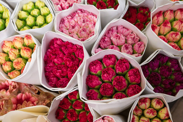 Colorful bouquets at Mong Kok Flower Market in Hong Kong　香港の花市場 旺角の花墟道（フラワーマーケットロード）