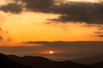 Obraz premium sunset over the mountains