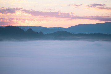 Obraz premium sunrise in the mountains