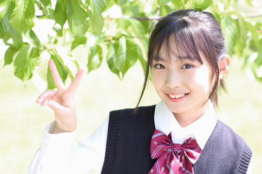 緑バックの学生　初夏