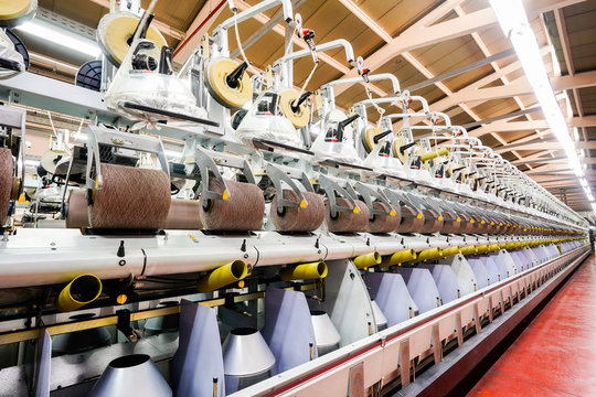 twisting process of polyester yarn