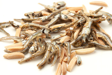 アーモンドフィッシュ