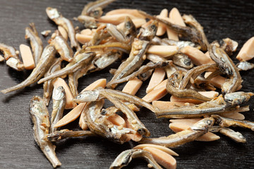 アーモンドフィッシュ