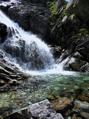 wodospad woda skały góry