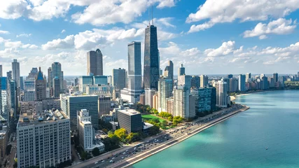 Foto op Plexiglas Chicago skyline luchtfoto drone uitzicht van bovenaf, stad Chicago downtown wolkenkrabbers en Lake Michigan stadsgezicht, Illinois, USA © Iuliia Sokolovska