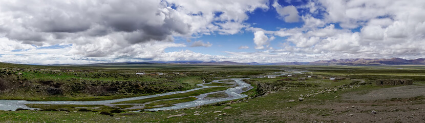 Fototapeta na wymiar Panoramic view of mountain lanscape in Himalaya, Tibet