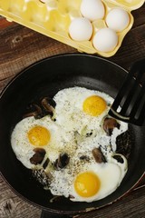 Scrambled eggs with mushrooms and onions macro