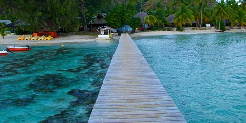 Ponton sur le Pacifique