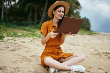 woman with laptop