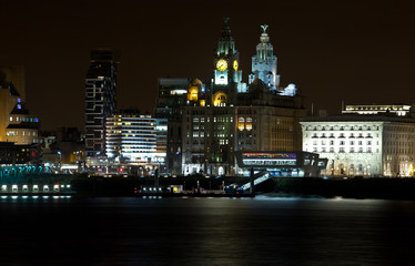 Fototapeta na wymiar Liverpool Waterfront night 6