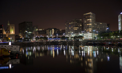 Fototapeta na wymiar Liverpool waterfront night shot