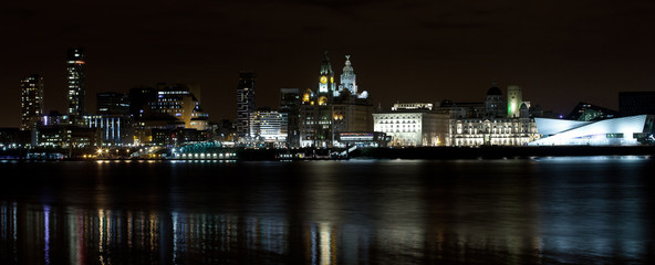 Fototapeta na wymiar Liverpool waterfront night shot 14