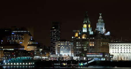 Fototapeta na wymiar Liverpool waterfront night shot 2