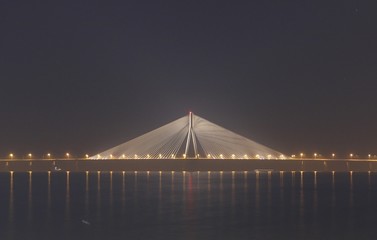 Fototapeta na wymiar The sea link bridge of Mumbai, India