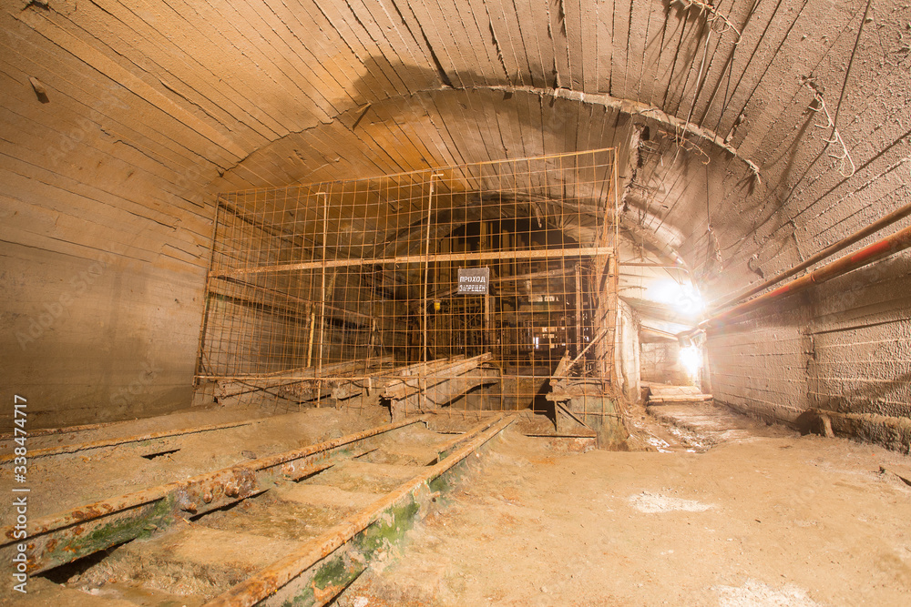 Poster shaft bottom lodge cage in underground bauxite ore mine