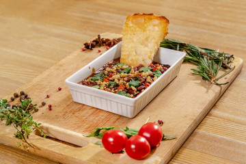 chickpeas hummus with crispy toast