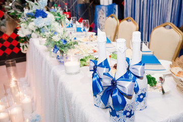 Champagne at the wedding table