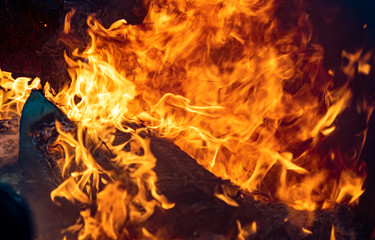 The fire, burning debris, there is no focus. Large burning fire.