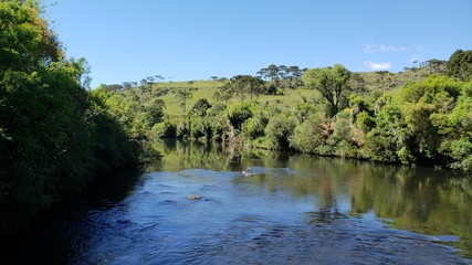 rio, arroio, campos de cima da serra, água corrente, correnteza, pedras, natureza, vida, truta