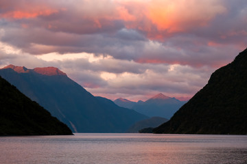 Sunrise at Doubtful Sound, South Island, New Zealand - obrazy, fototapety, plakaty