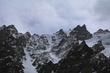 Obraz premium mountain peaks with snow