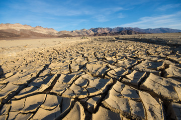 Fototapeta na wymiar Cracked Ground Death Valley National Park