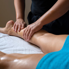 Fototapeta na wymiar massage and wellness