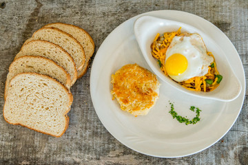 Fried Egg over Hash with Hash Browns