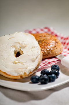 Everything Bagel With Cream Cheese