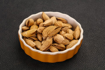 Unpeeled Almonds nuts