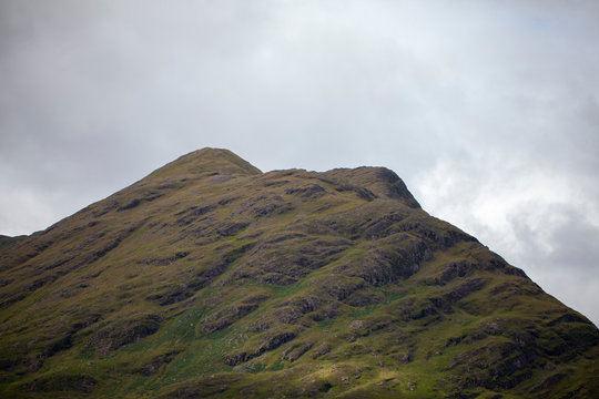 Monta&ntilde;a