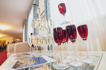 table, glass, restaurant, wine, dinner, drink, celebration, food, party, wedding, dining, setting, glasses, white, luxury, plate, champagne, napkin, wineglass, banquet, alcohol, decoration, elegant, i