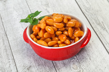 White beans with tomato sauce