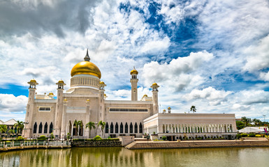 Fototapeta na wymiar Omar Ali Saifuddien Mosque in Bandar Seri Begawan, the capital of Brunei