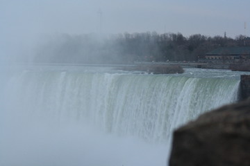 niagara falls in winter