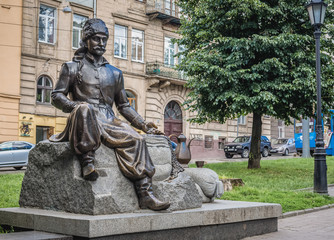 Jerzy Franciszek Kulczycki sculpture located on Danylo Square near the centre of Lviv Old Town, Ukraine - obrazy, fototapety, plakaty