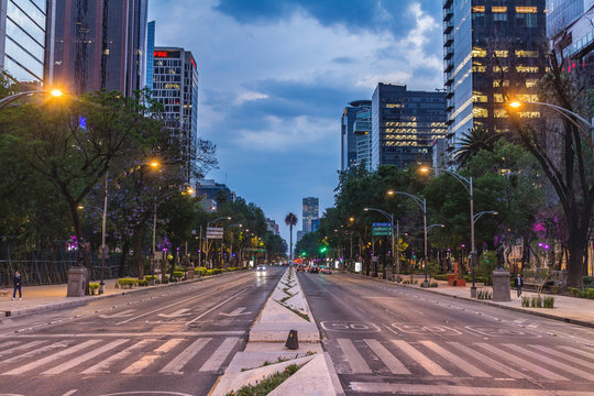 CIUDAD DE MEXICO AL ATARDECER  SIN GENTE MONUMENTI 