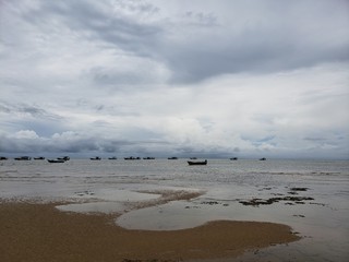 Fototapeta premium barcos na praia, maré baixa