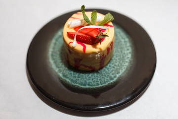 cheesecake with strawberries